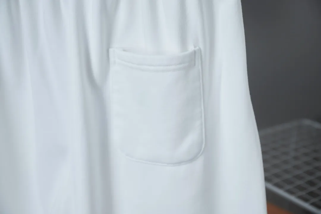 🅿️210 Ch*ome Hearte 2025ss new shorts Honbu patch cross embroidered shorts light luxury essential item for daily commuting for men and women Correct version Welcome to compare Detailed features · Made of 380g pure cotton health cloth fabric · Imported Tajima machine embroidery Honbu patch cross letters · Open mold to customize the original logo engraved hanging clock · Loose waist trousers · Double-needle sewing across seams · Original main mark, washed tag, moisture-proof paper packaging Color: Black/White Size: S M L XL